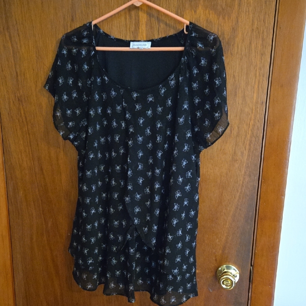 Black and White Flutter Sleeve Ruffled Blouse